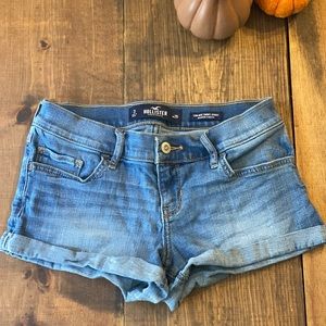 Hollister low rise short-shorts | Light blue